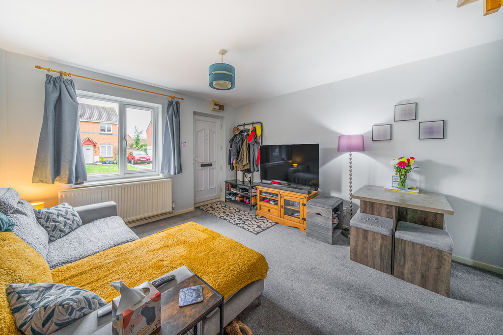 2 bed end of terrace house for sale in Raleigh Close, Gloucester  - Property Image 3