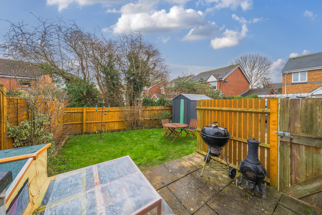 2 bed end of terrace house for sale in Raleigh Close, Gloucester  - Property Image 8