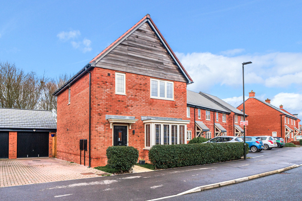 3 bed detached house for sale in Bluebell Road, Tewkesbury  - Property Image 1