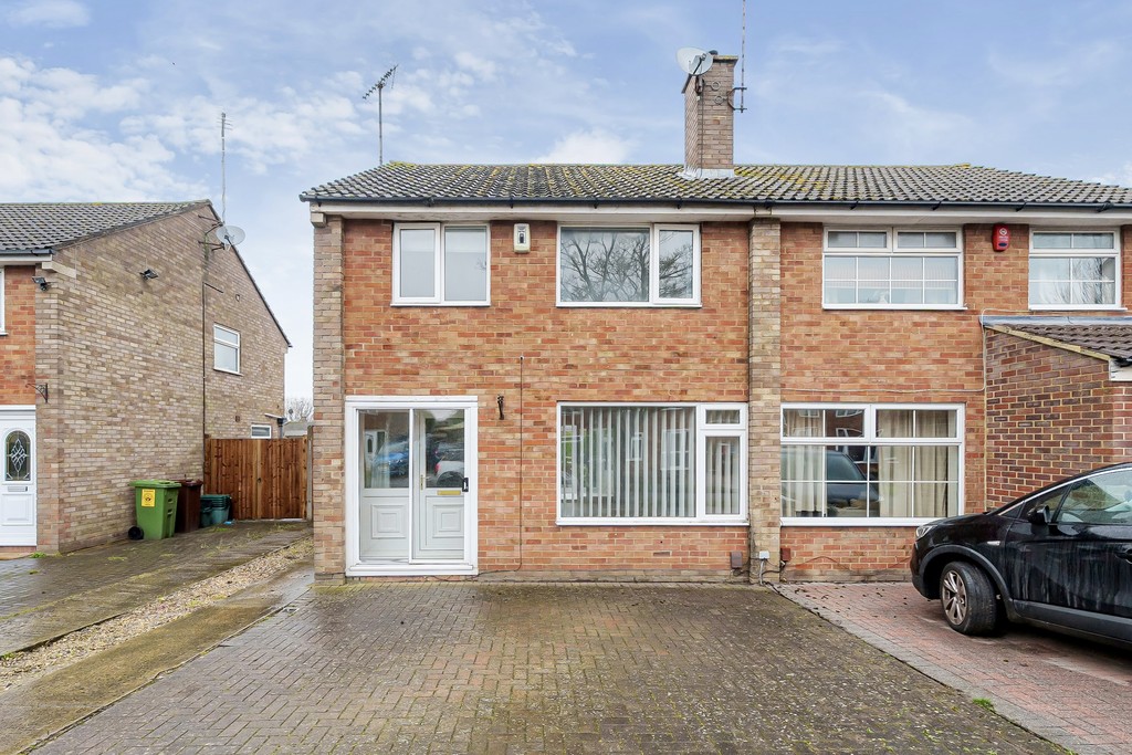 3 bed semi-detached house for sale in Nettleton Road, Cheltenham  - Property Image 1