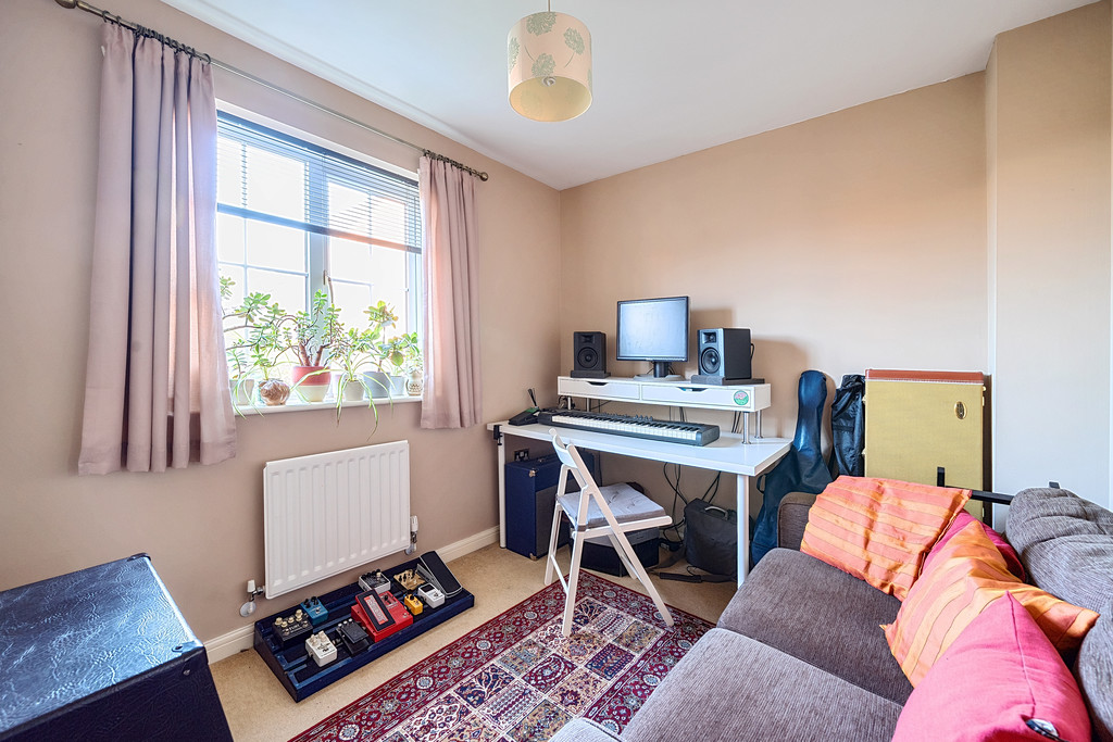5 bed semi-detached house for sale in Snowdonia Road, Tewkesbury  - Property Image 13