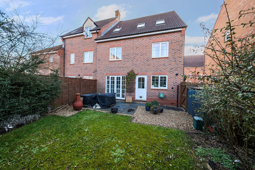 5 bed semi-detached house for sale in Snowdonia Road, Tewkesbury  - Property Image 18