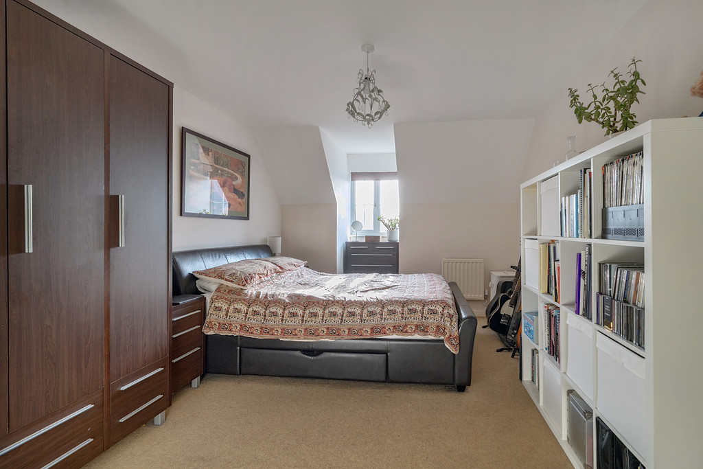 5 bed semi-detached house for sale in Snowdonia Road, Tewkesbury  - Property Image 9