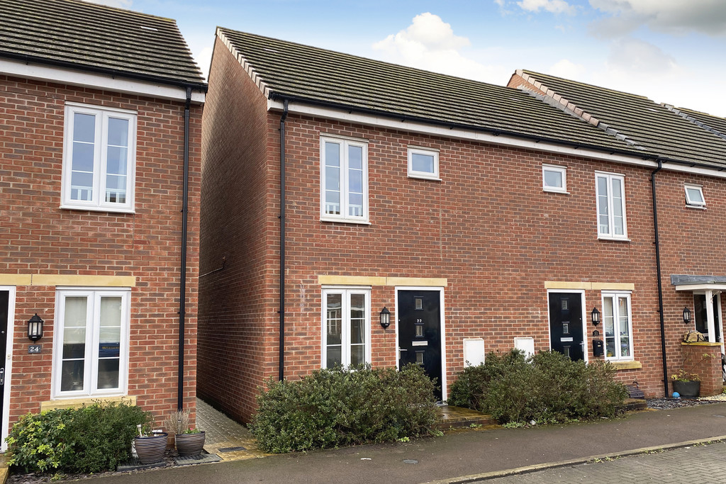 2 bed end of terrace house for sale in Mainsail Lane, Gloucester  - Property Image 1