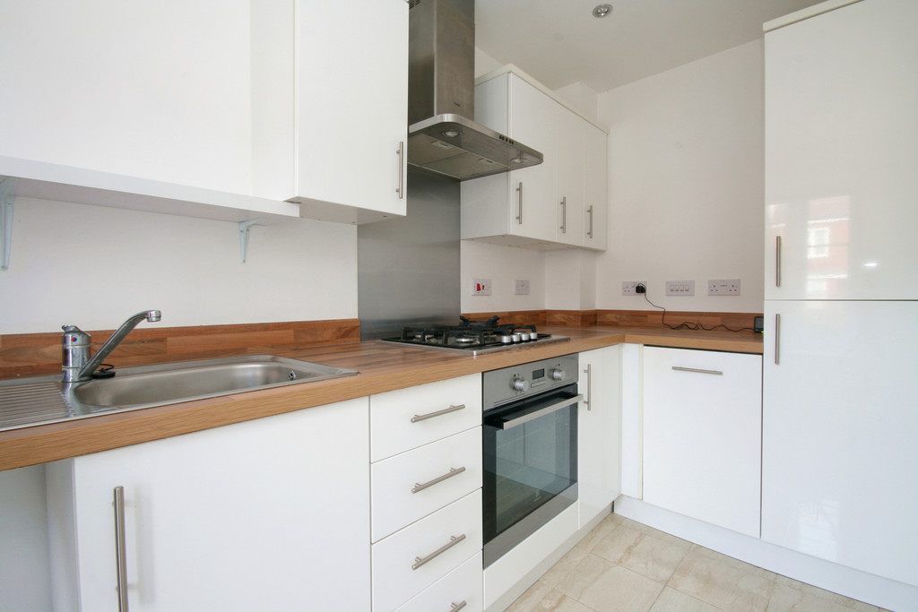 2 bed end of terrace house for sale in Mainsail Lane, Gloucester  - Property Image 2