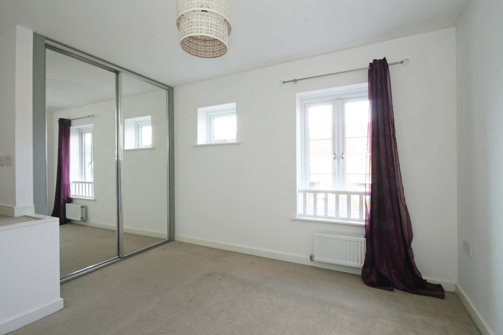 2 bed end of terrace house for sale in Mainsail Lane, Gloucester  - Property Image 4