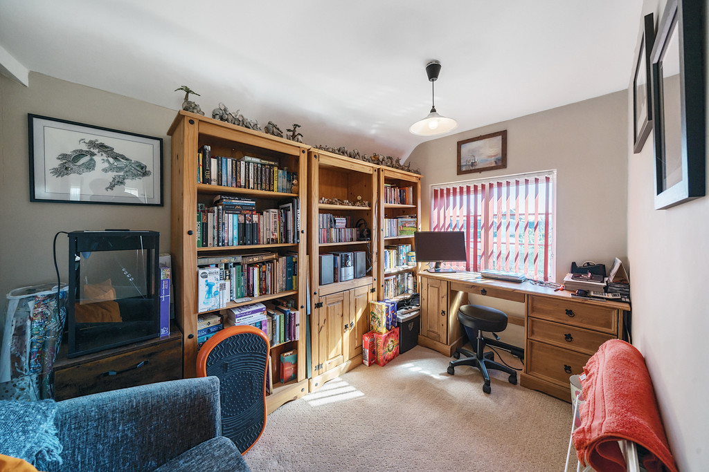 3 bed end of terrace house for sale in Walton Cardiff Cottages, Tewkesbury  - Property Image 9