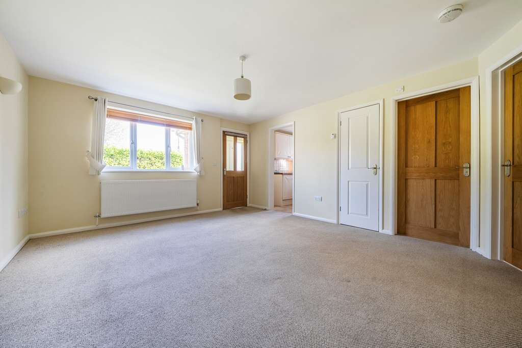 2 bed detached bungalow for sale in Hill Close, Tewkesbury  - Property Image 2
