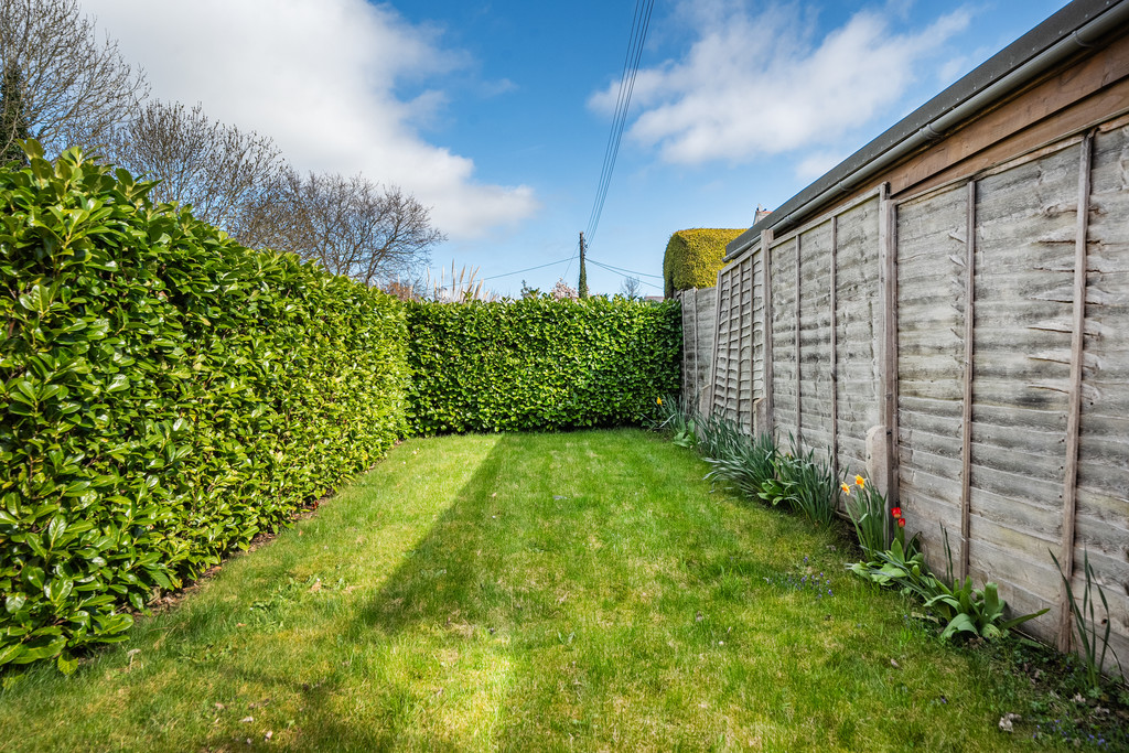 2 bed detached bungalow for sale in Hill Close, Tewkesbury  - Property Image 7