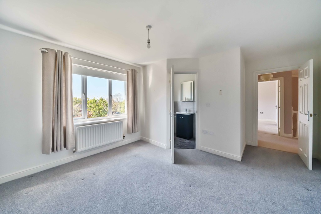 4 bed detached house to rent in Galileo Gardens, Cheltenham  - Property Image 8