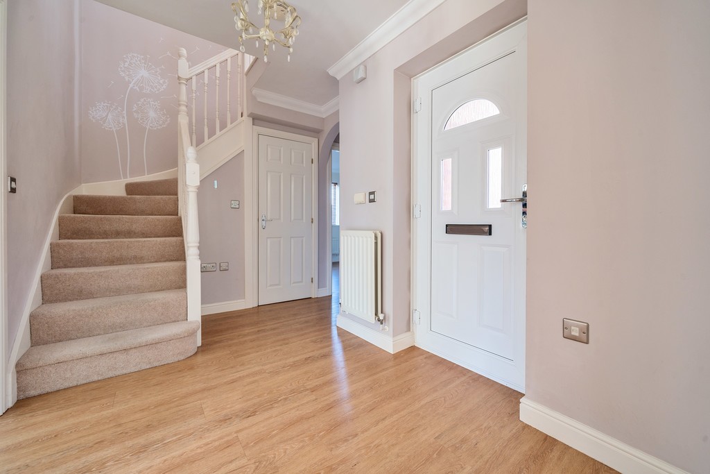 4 bed detached house to rent in Galileo Gardens, Cheltenham  - Property Image 3