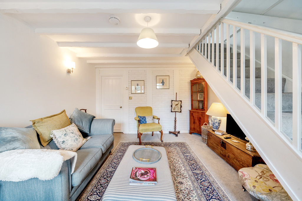 3 bed terraced house for sale in Chapman Way, Hatherley  - Property Image 4
