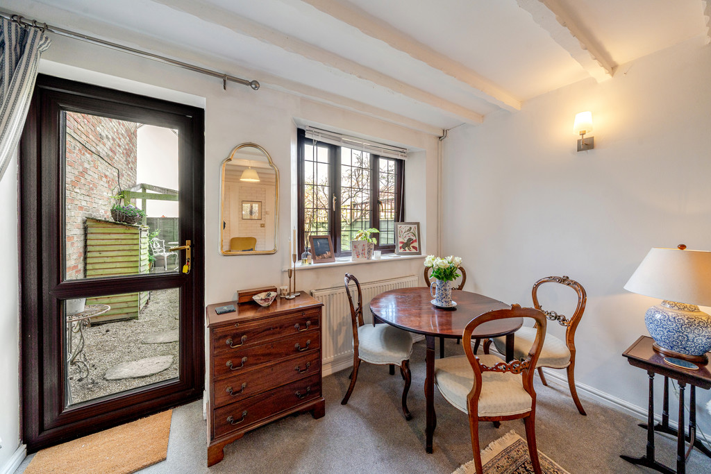 3 bed terraced house for sale in Chapman Way, Hatherley  - Property Image 5