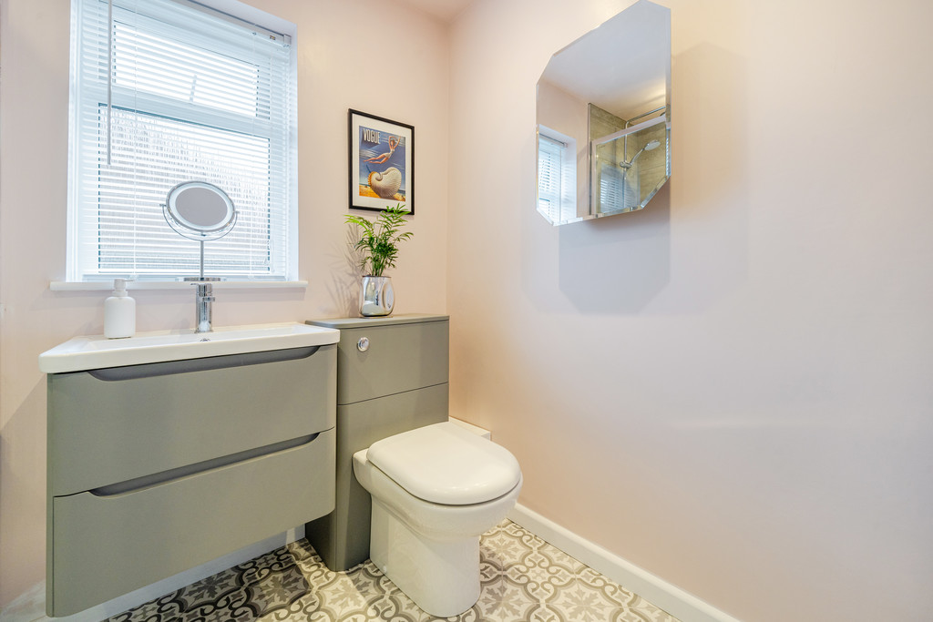 2 bed semi-detached bungalow for sale in Rivelands Road, Cheltenham  - Property Image 10