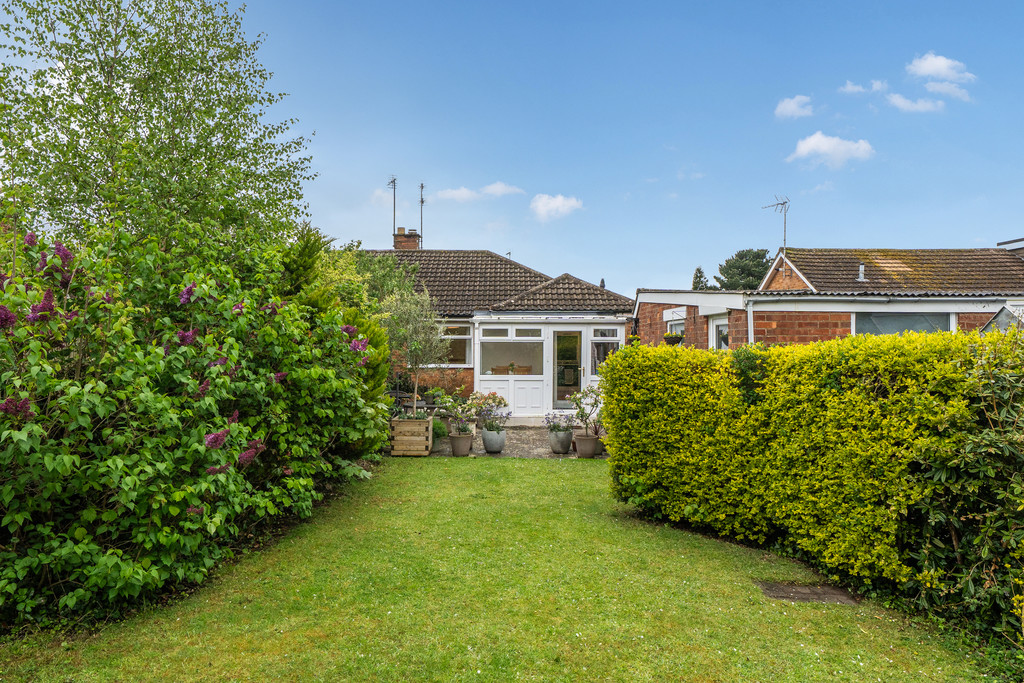 2 bed semi-detached bungalow for sale in Rivelands Road, Cheltenham  - Property Image 11
