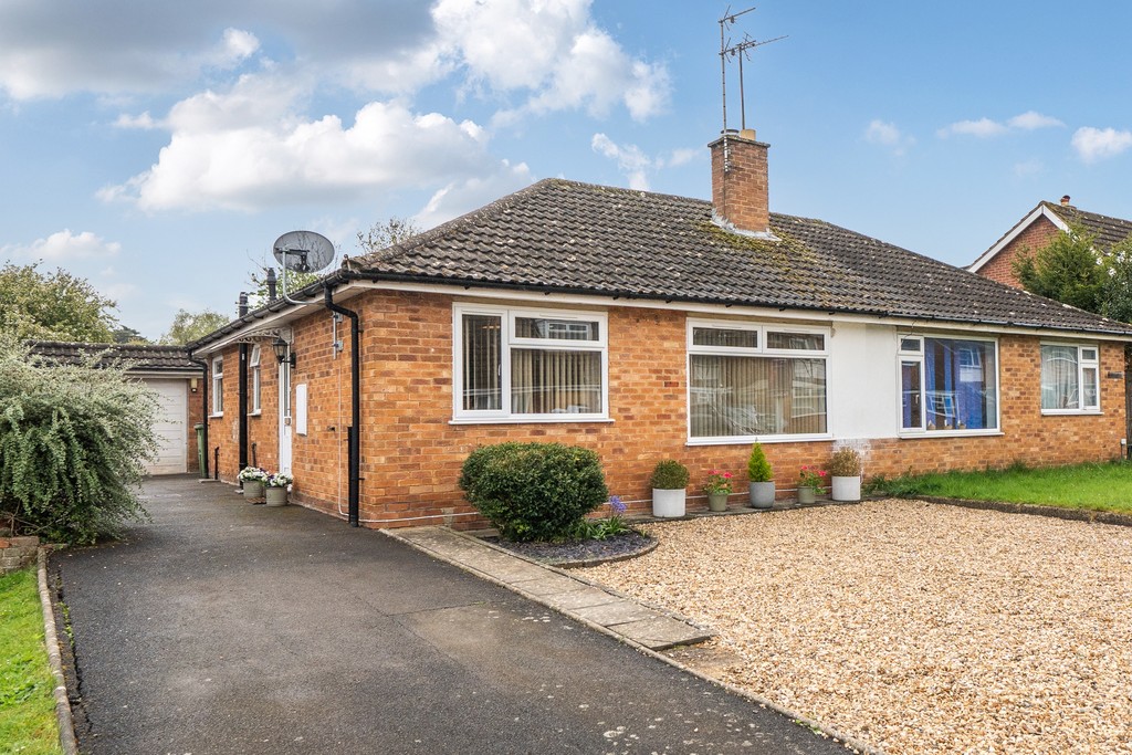 2 bed semi-detached bungalow for sale in Rivelands Road, Cheltenham - Property Image 1