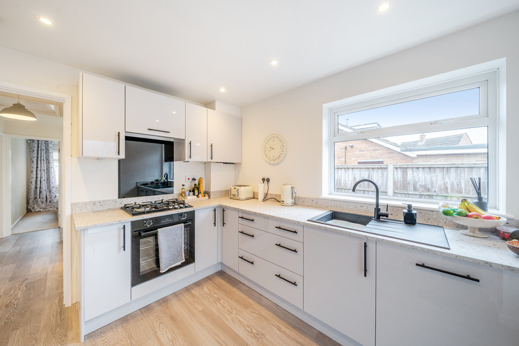 2 bed semi-detached bungalow for sale in Rivelands Road, Cheltenham  - Property Image 4
