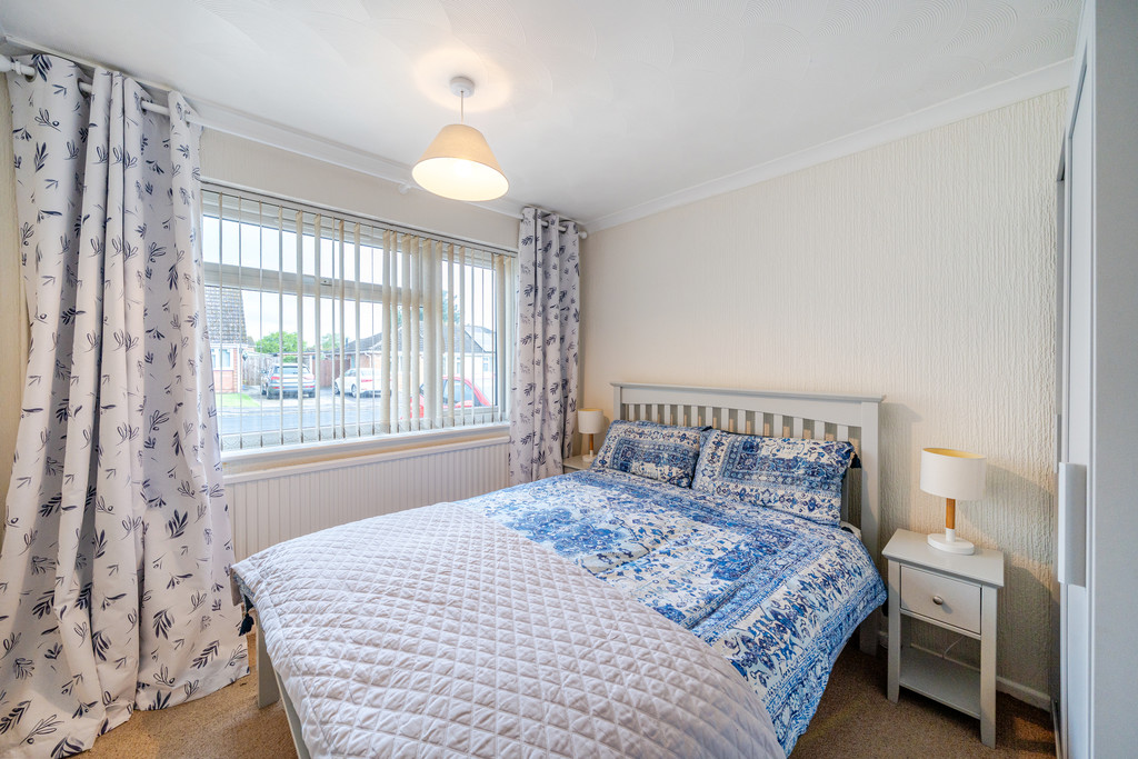 2 bed semi-detached bungalow for sale in Rivelands Road, Cheltenham  - Property Image 8