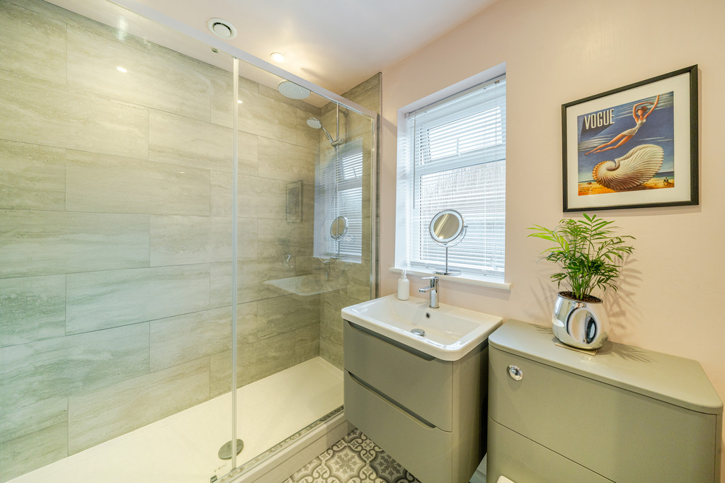 2 bed semi-detached bungalow for sale in Rivelands Road, Cheltenham  - Property Image 9