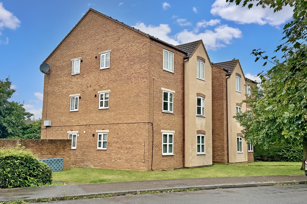 1 bed ground floor flat for sale in Wisteria Way, Gloucester - Property Image 1