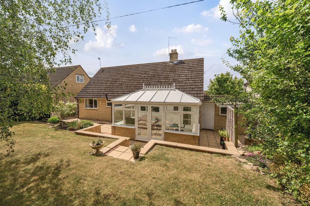 3 bed detached bungalow for sale, Tewkesbury  - Property Image 2