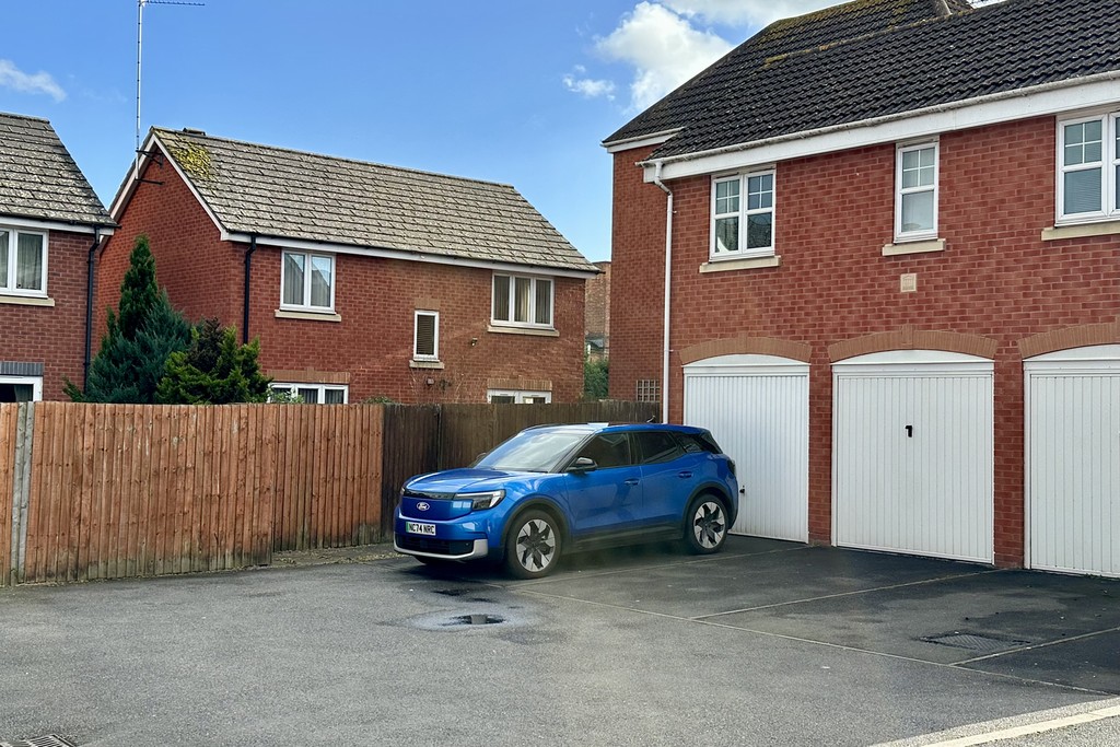 3 bed detached house for sale in Davey Walk, Tewkesbury  - Property Image 13