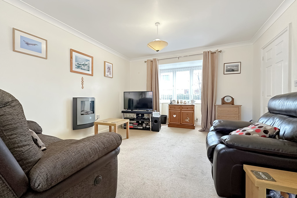 3 bed detached house for sale in Davey Walk, Tewkesbury  - Property Image 2