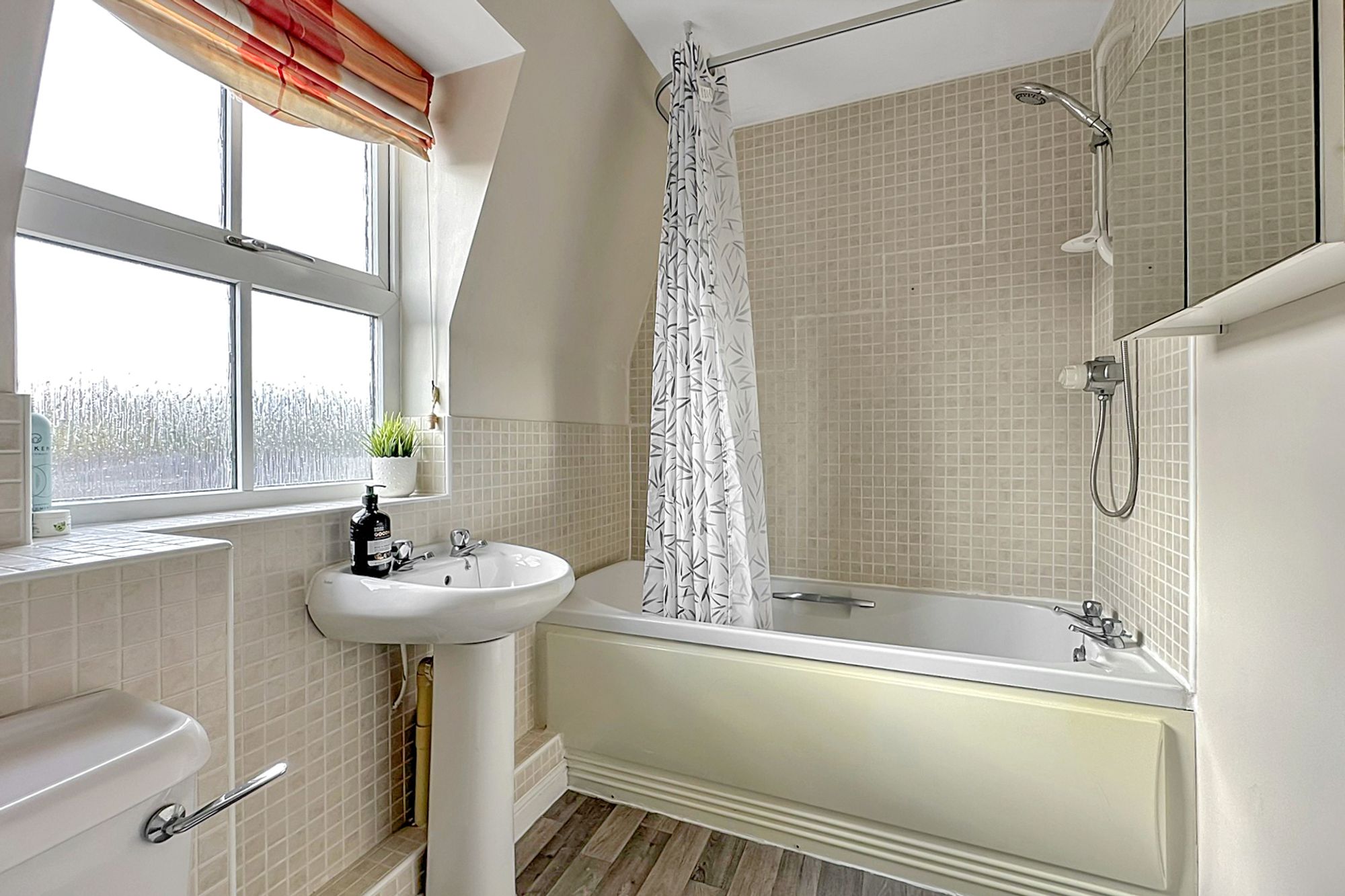 2 bed flat to rent in London Road, Gloucester, GL1 3