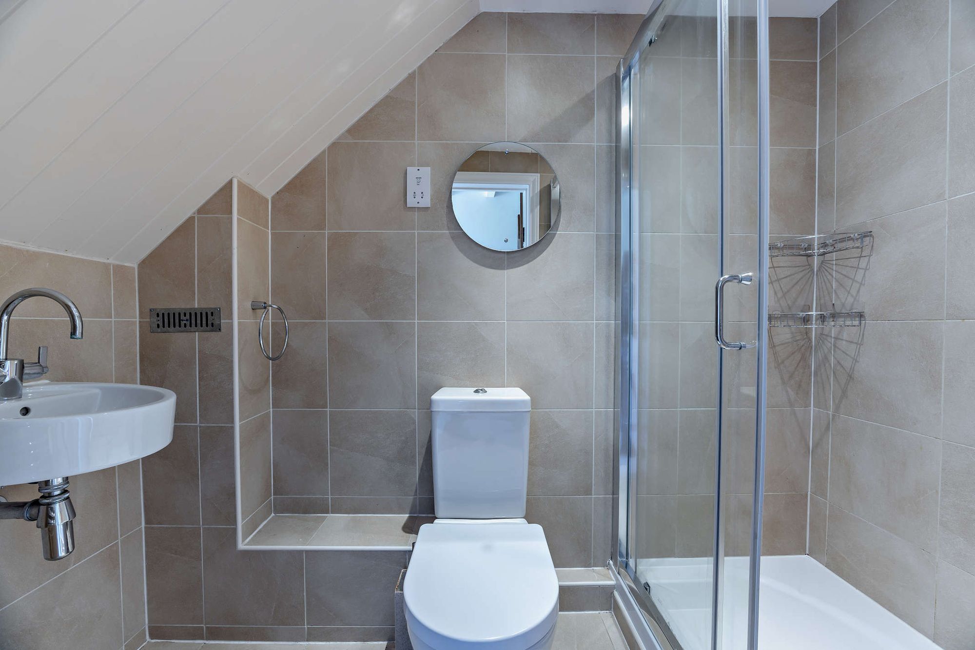 3 bed detached house for sale in Brockhampton, Cheltenham, GL54  - Property Image 8