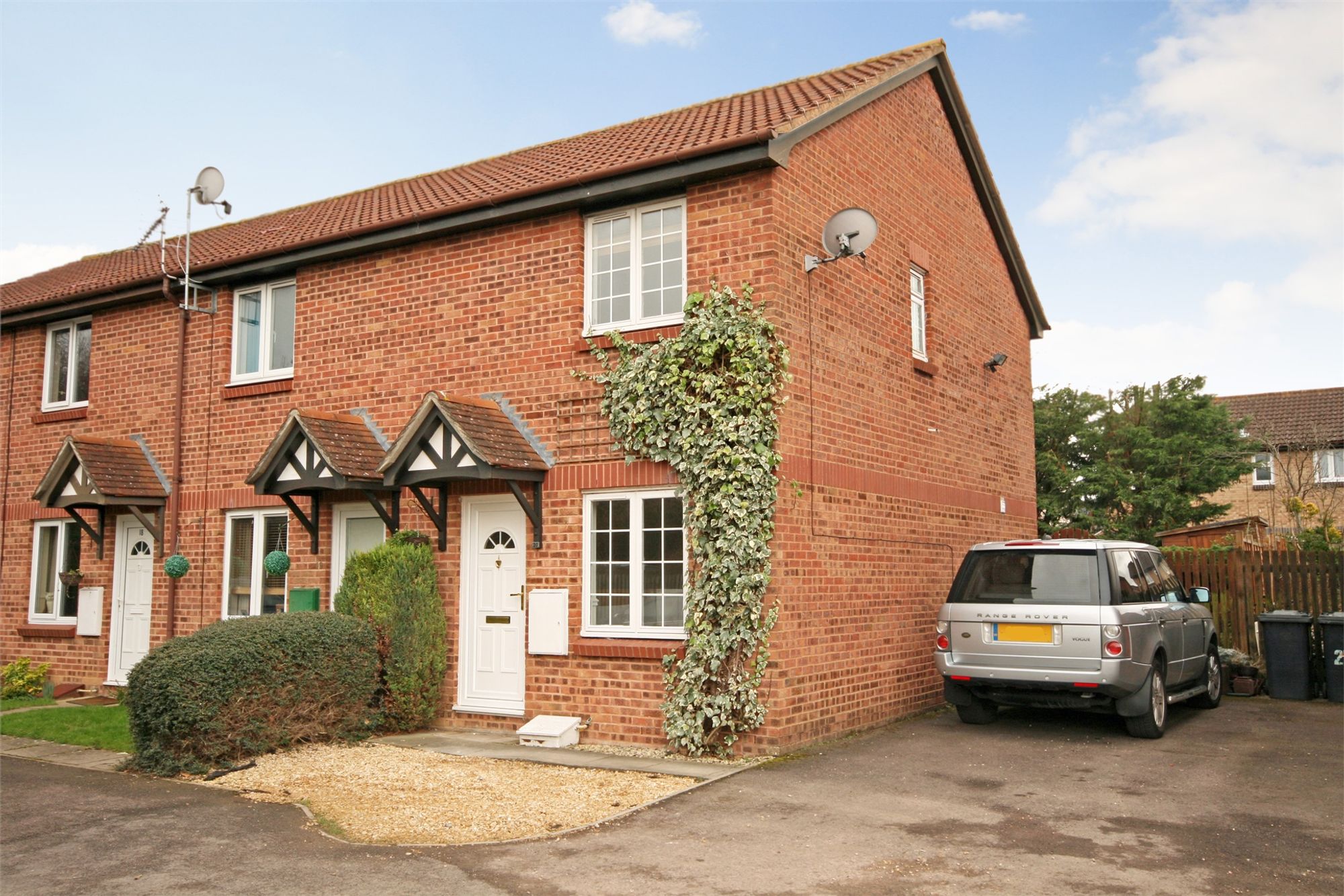 2 bed terraced house to rent in Horsley Close, Abbeymead, GL4  - Property Image 1