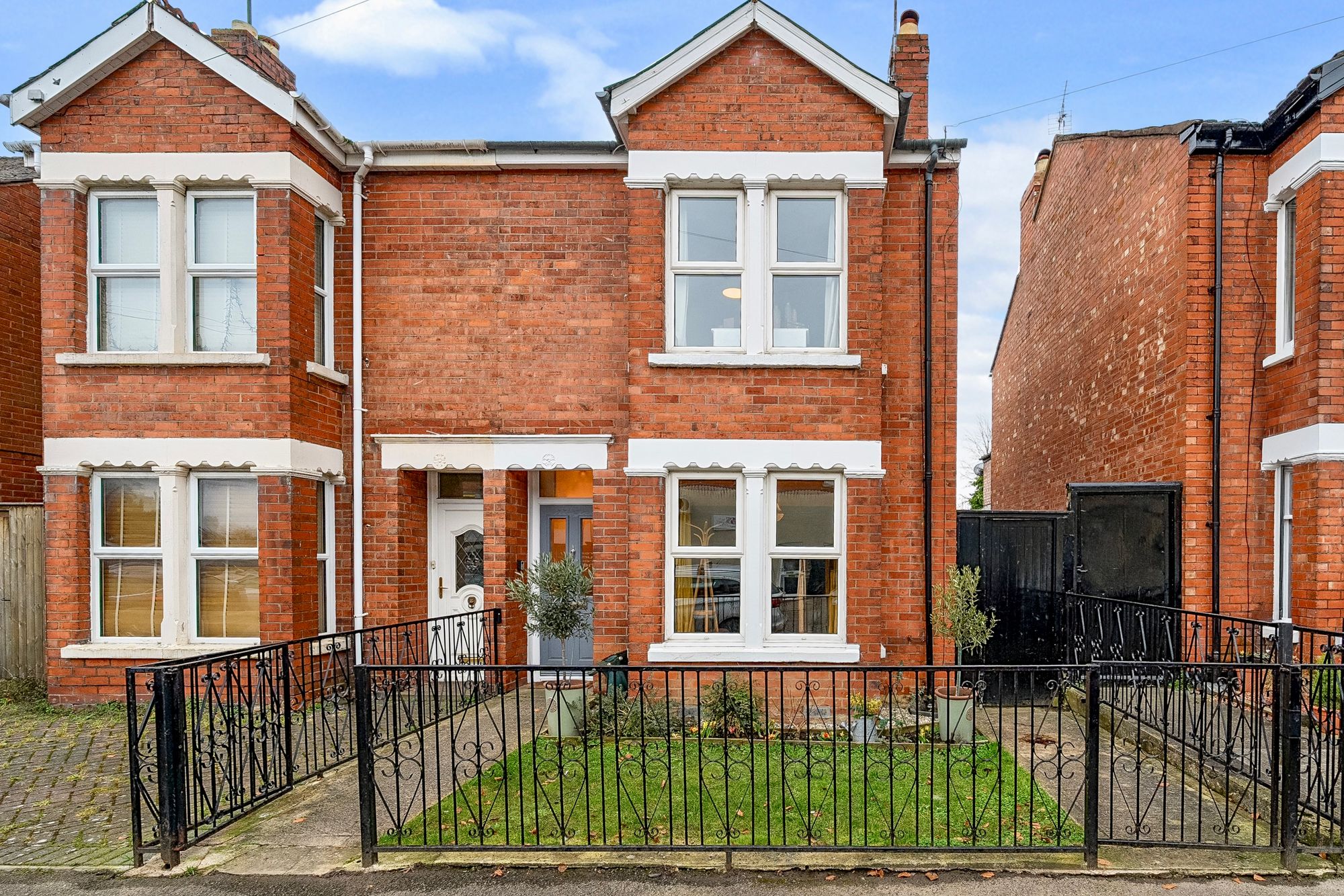 3 bed semi-detached house for sale in Calton Road, Gloucester, GL1  - Property Image 1