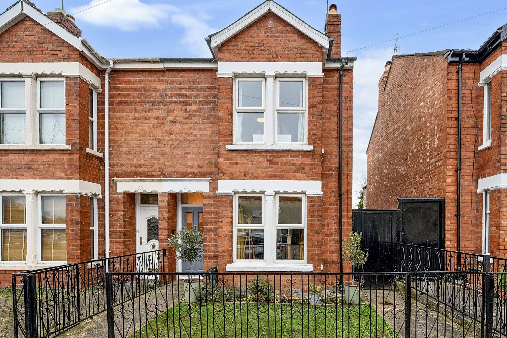 3 bed semi-detached house for sale in Calton Road, Gloucester, GL1  - Property Image 1