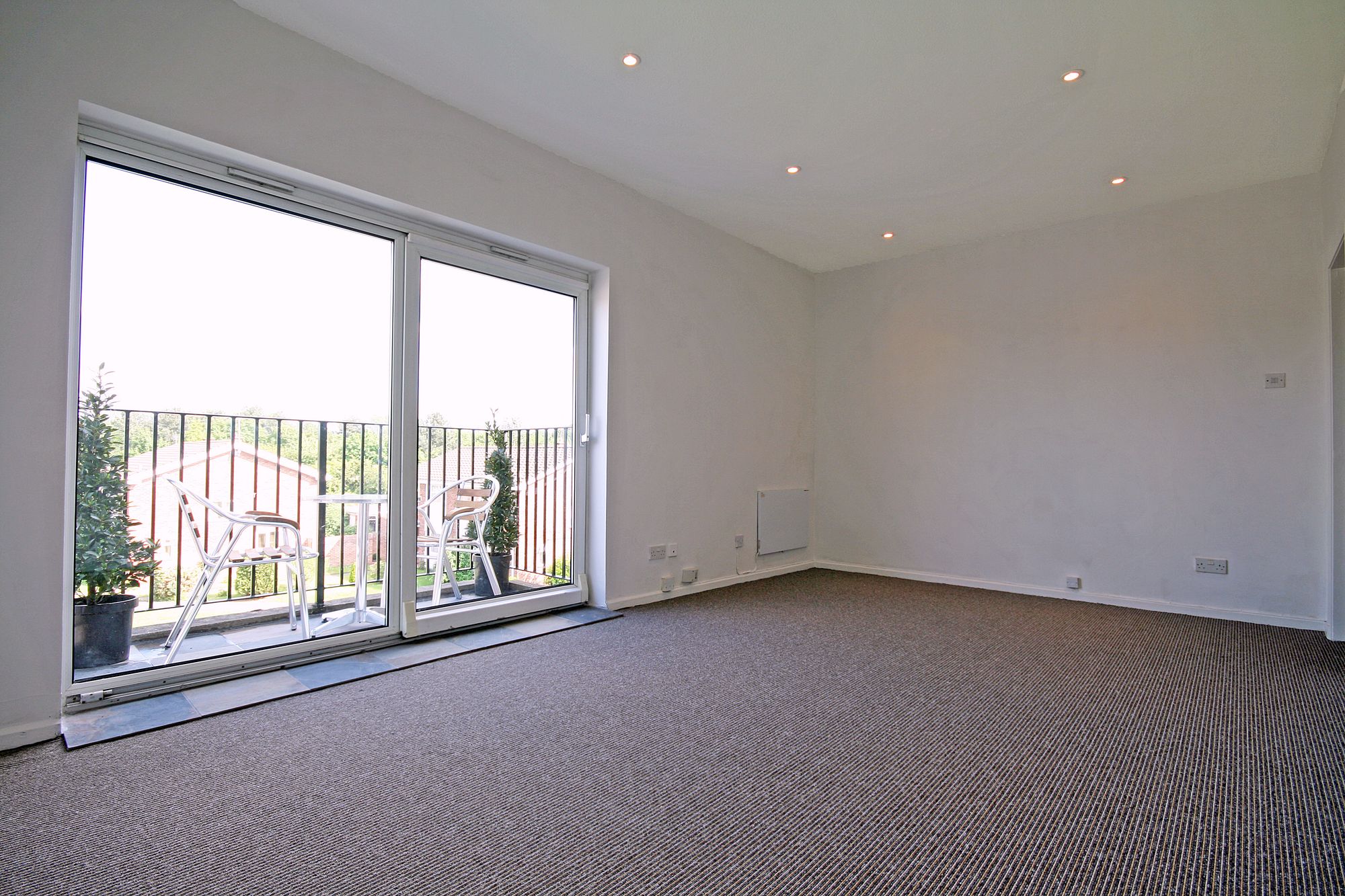 1 bed apartment for sale in Golden Vale, Churchdown, GL3  - Property Image 2