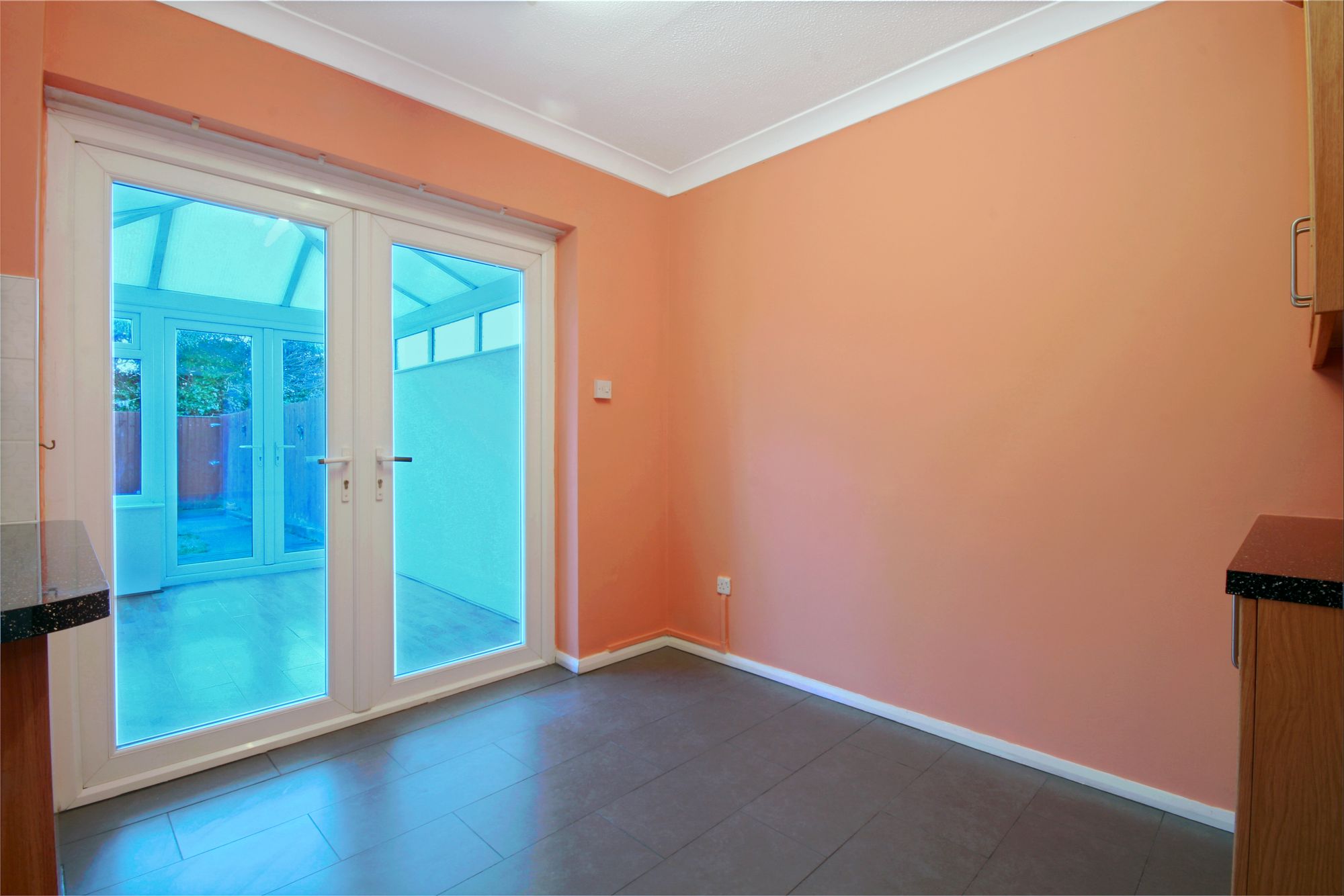 3 bed mid-terraced house to rent in Denmark Road, Gloucester, GL1 3