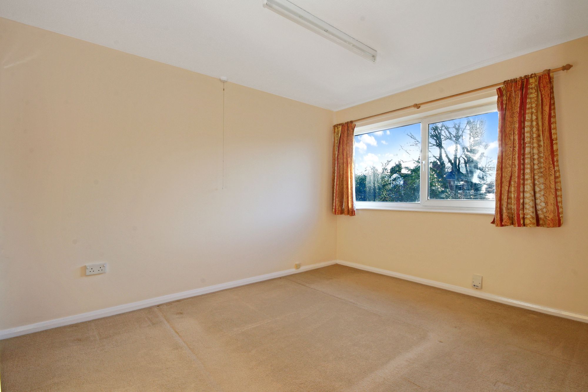 3 bed mid-terraced house to rent in Denmark Road, Gloucester, GL1 5