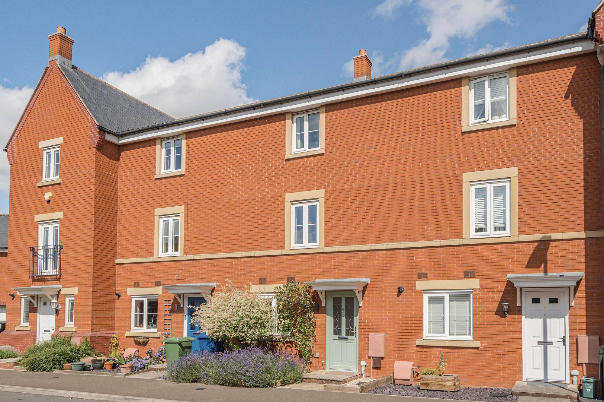 3 bed terraced house for sale in Gainsborough Road, Walton Cardiff, GL20 - Property Image 1