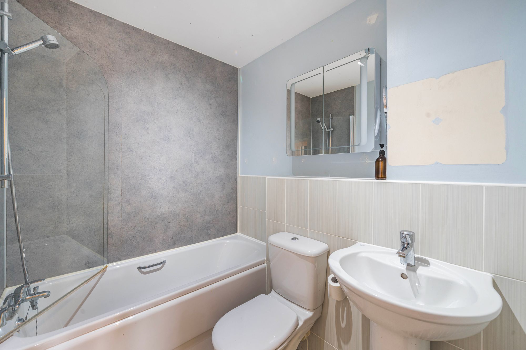 3 bed terraced house for sale in Gainsborough Road, Walton Cardiff, GL20 11