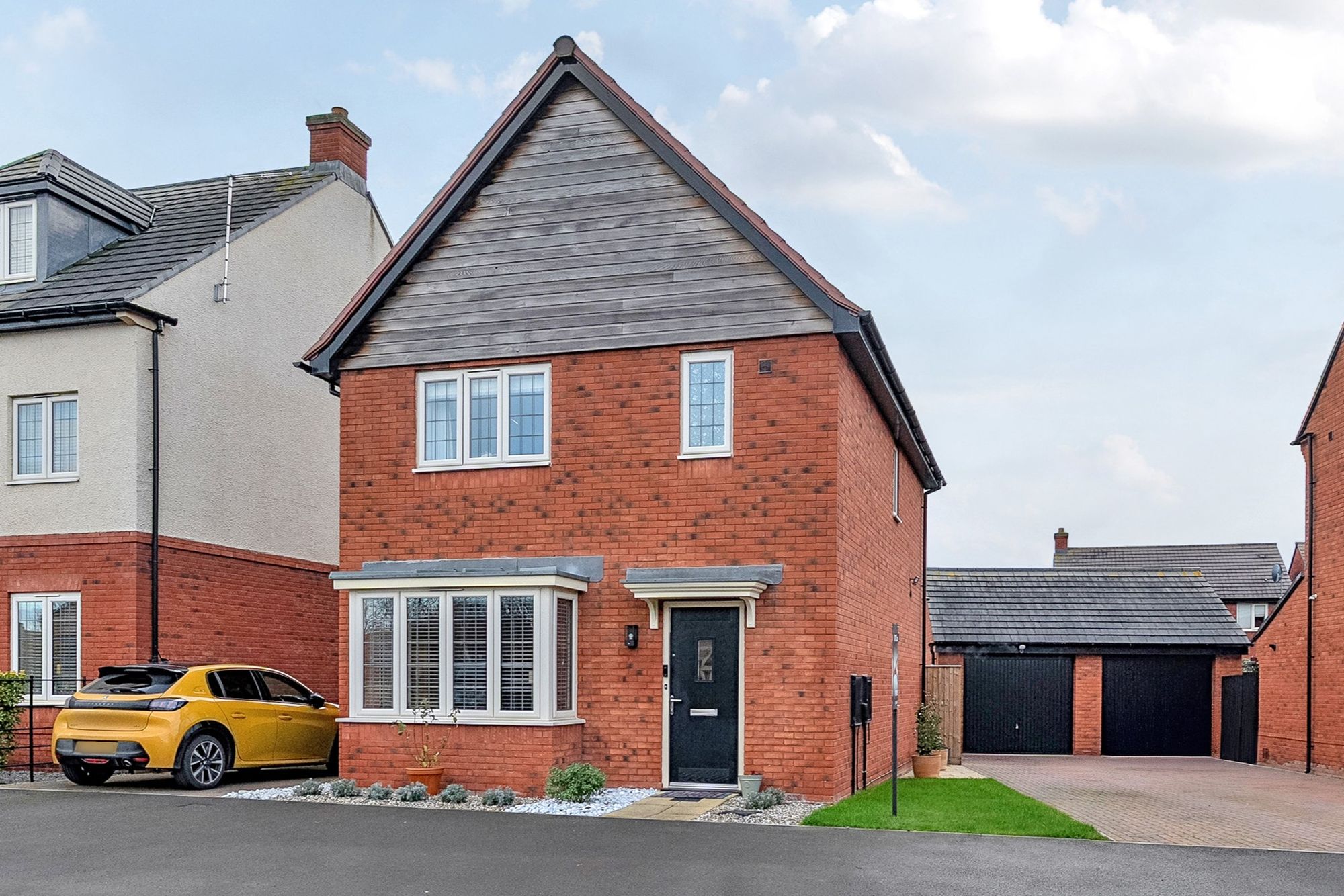 3 bed detached house for sale in Bluebell Road, Walton Cardiff, GL20 - Property Image 1