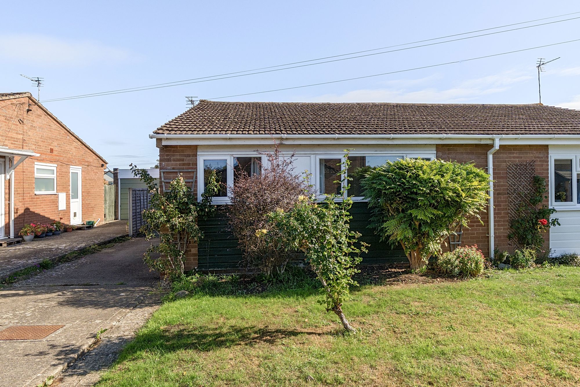 2 bed semi-detached bungalow for sale in Blenheim Drive, Bredon, GL20 - Property Image 1