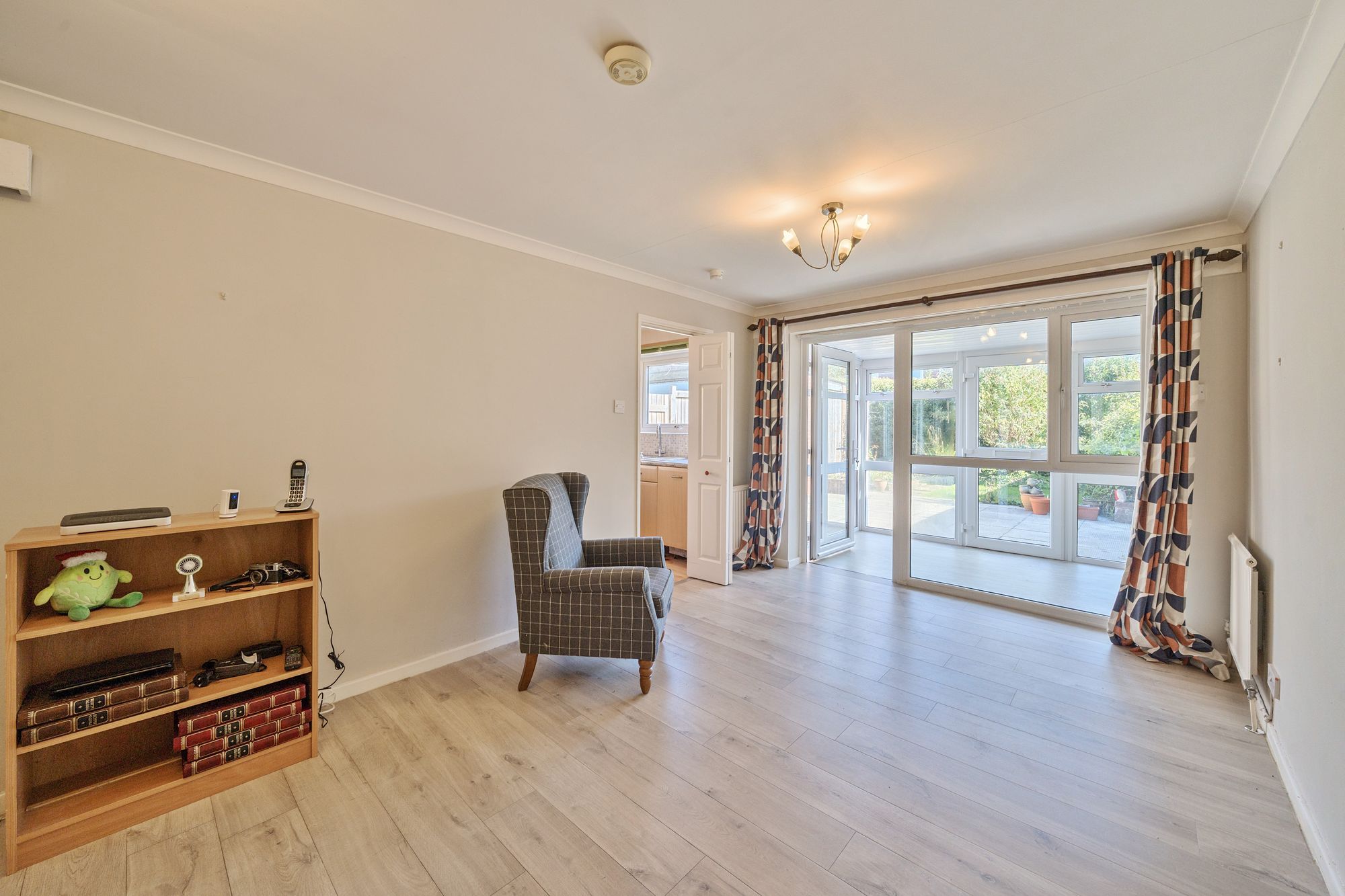 2 bed semi-detached bungalow for sale in Blenheim Drive, Bredon, GL20  - Property Image 6