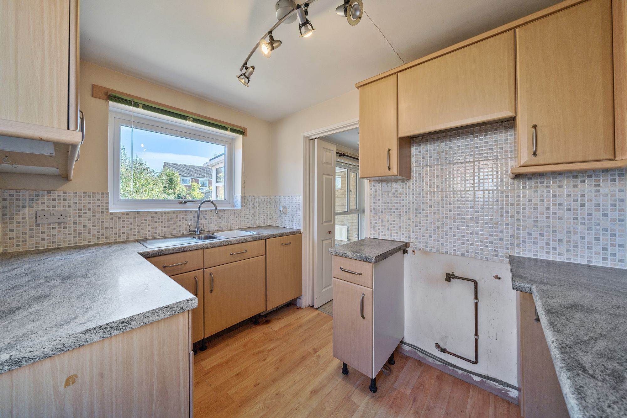 2 bed semi-detached bungalow for sale in Blenheim Drive, Bredon, GL20  - Property Image 10