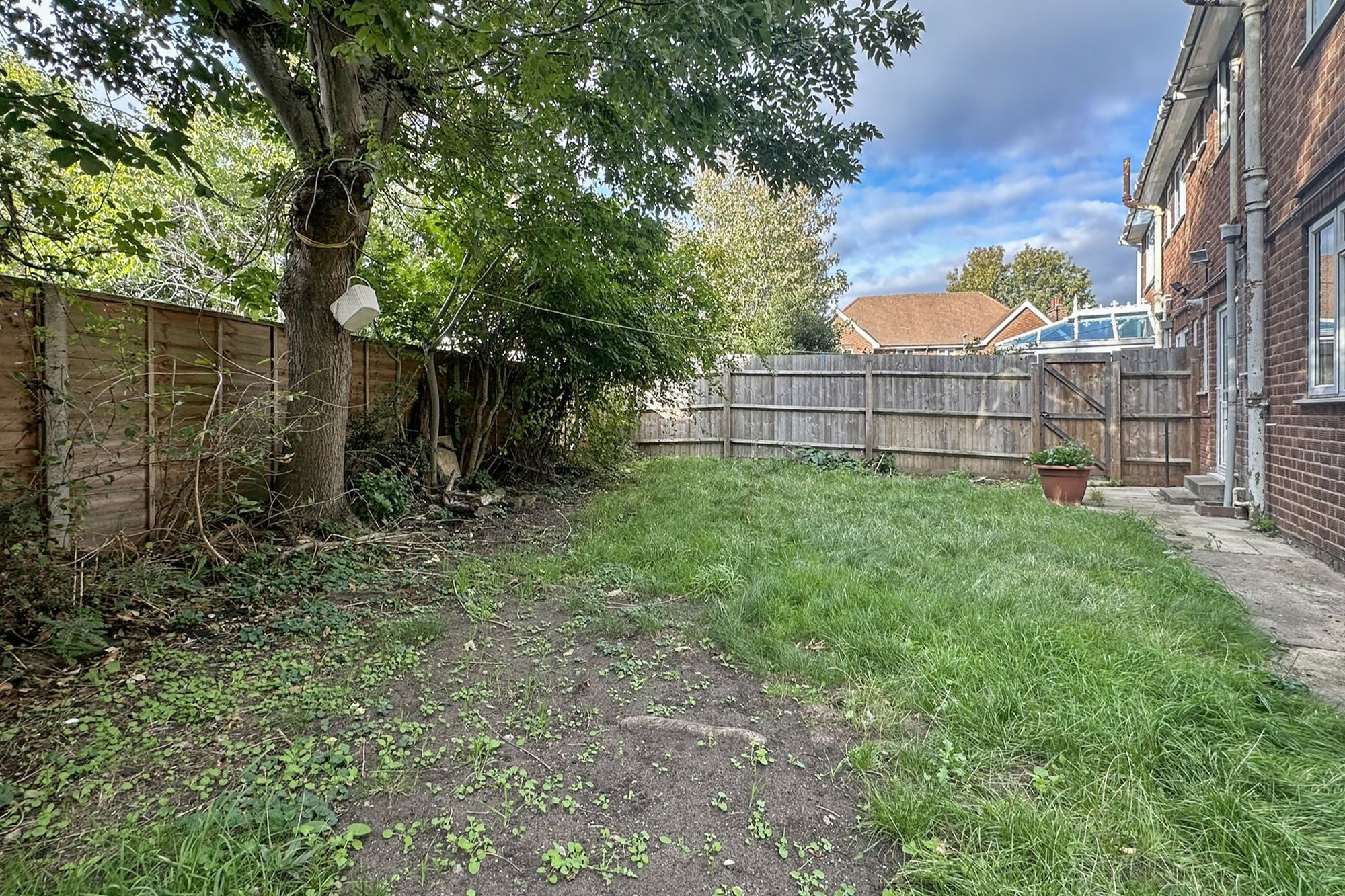 2 bed maisonette for sale in Orchard Close, Longford, GL2  - Property Image 2