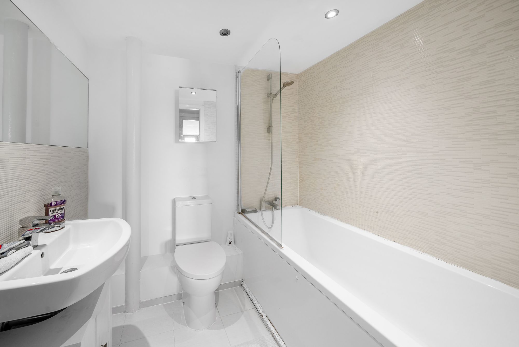 2 bed apartment to rent in Lock Warehouse, Severn Road, The Docks, GL1 7