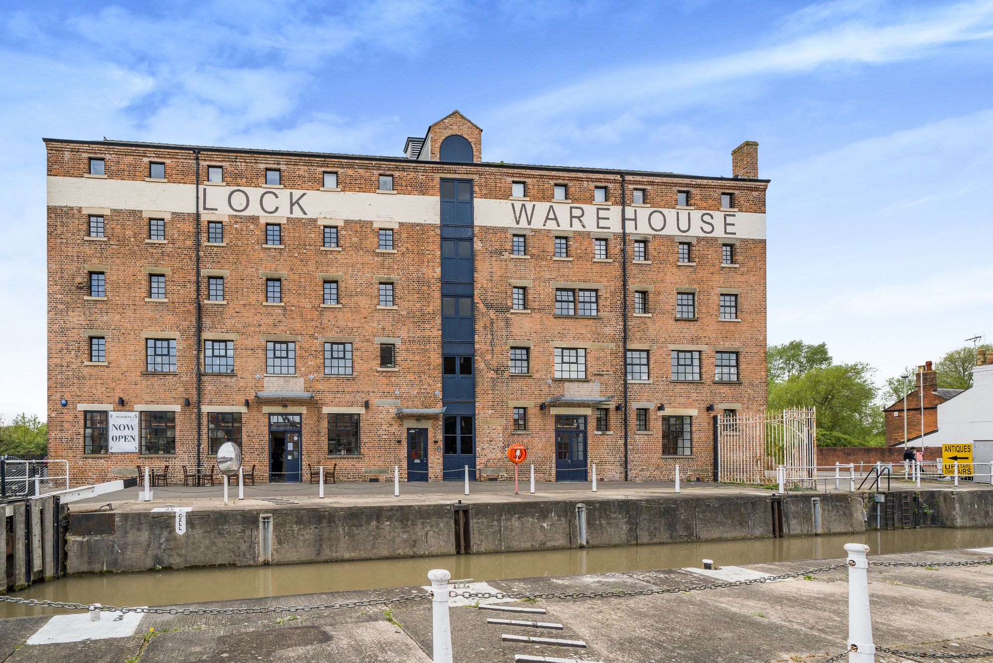 2 bed apartment to rent in Lock Warehouse, Severn Road, The Docks, GL1 - Property Image 1