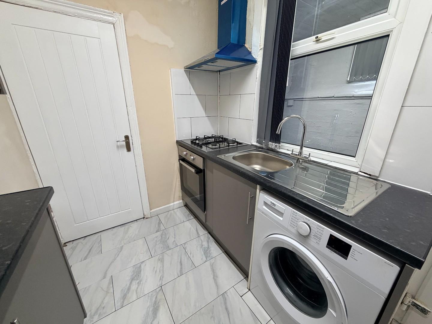 3 bed house to rent in Hollis Road, Coventry 4