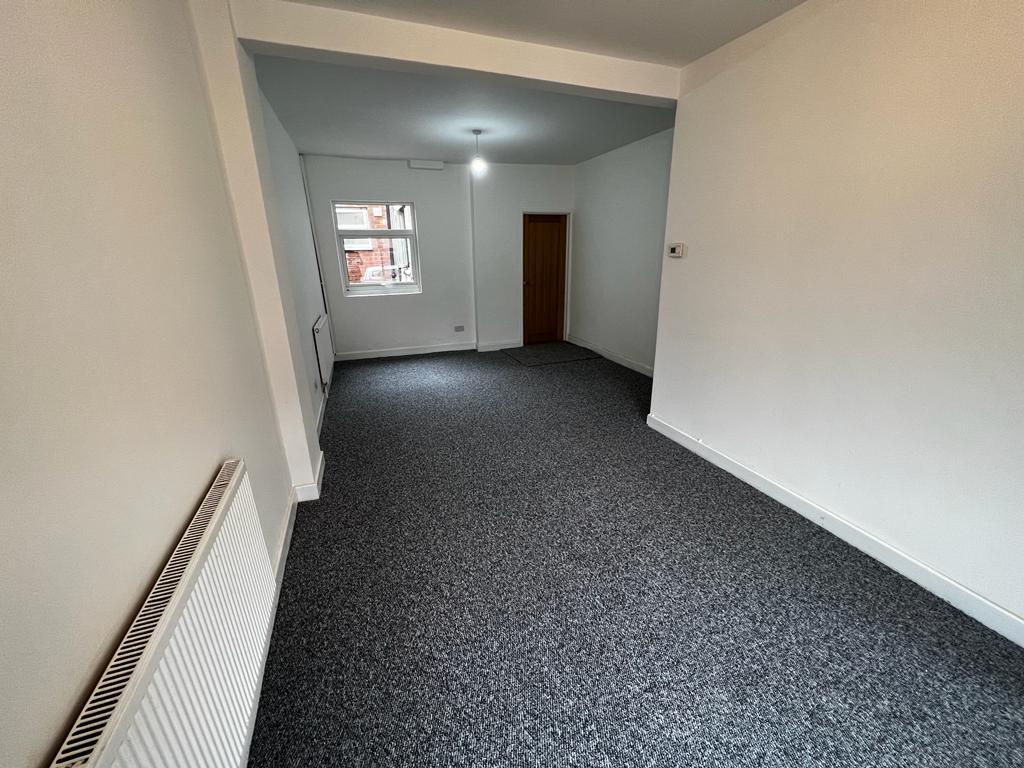 4 bed terraced house to rent in Humber Road, Coventry  - Property Image 2