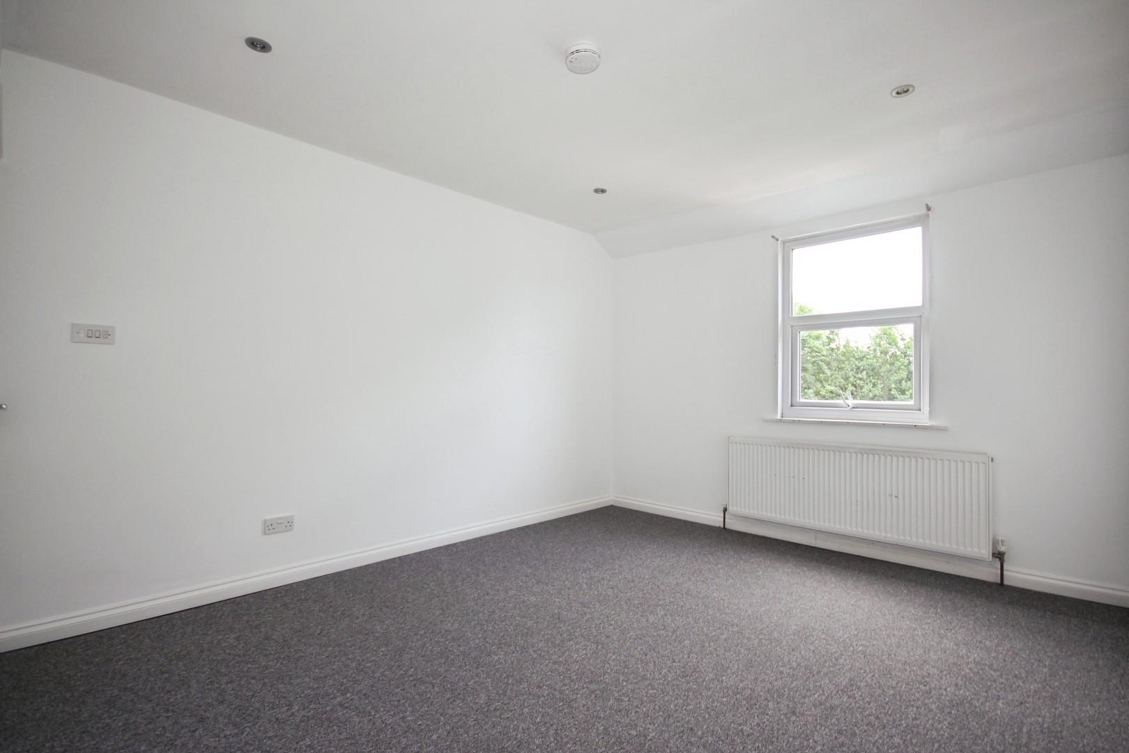 4 bed terraced house to rent in Northfield Road, Coventry 13