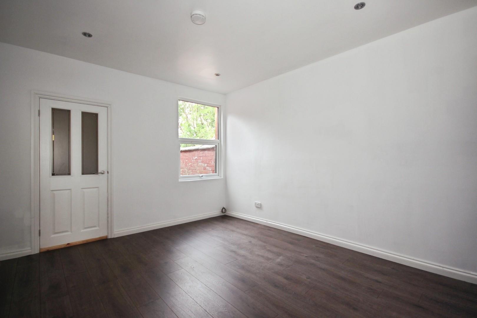 4 bed terraced house to rent in Northfield Road, Coventry 10