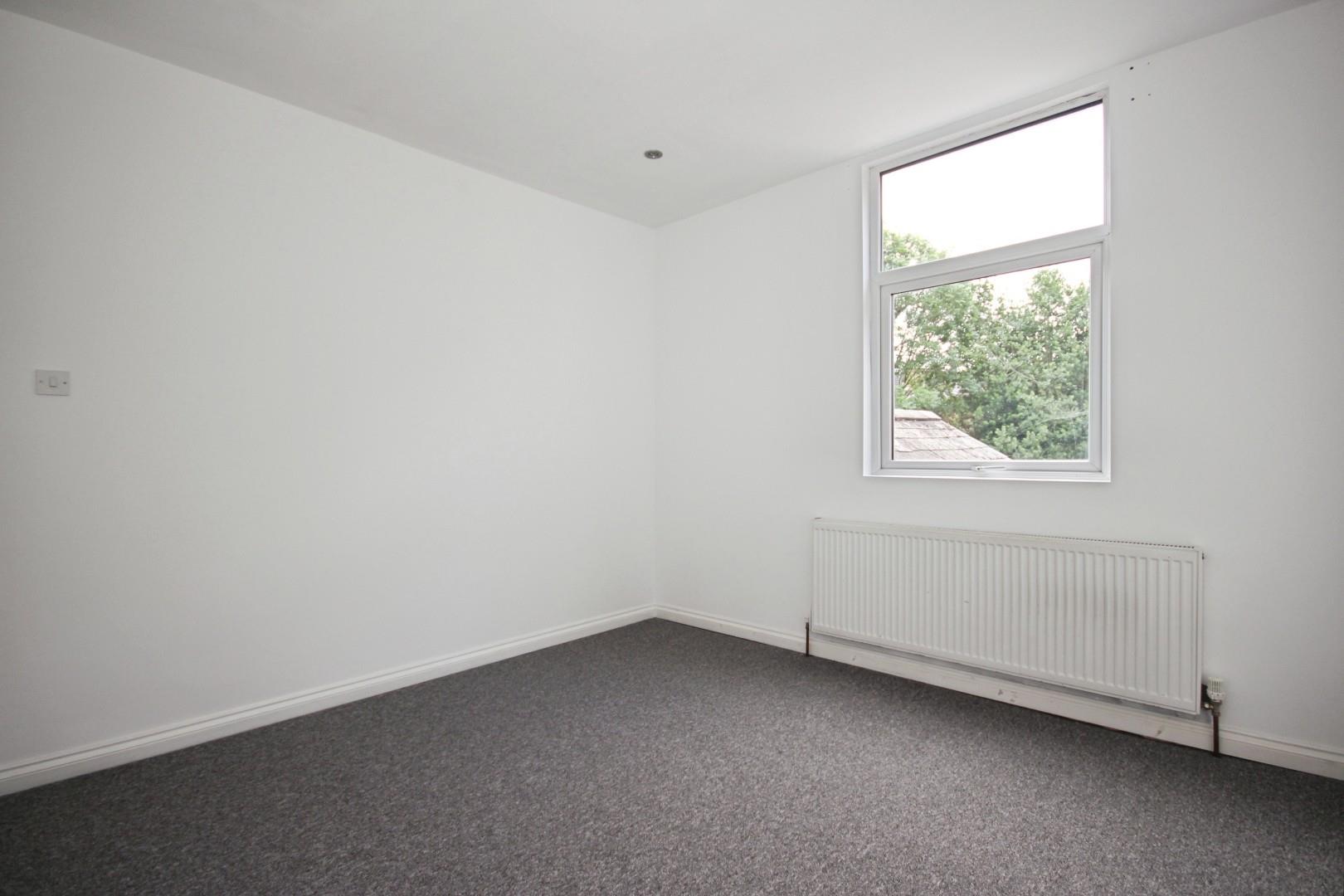 4 bed terraced house to rent in Northfield Road, Coventry - Property Image 1