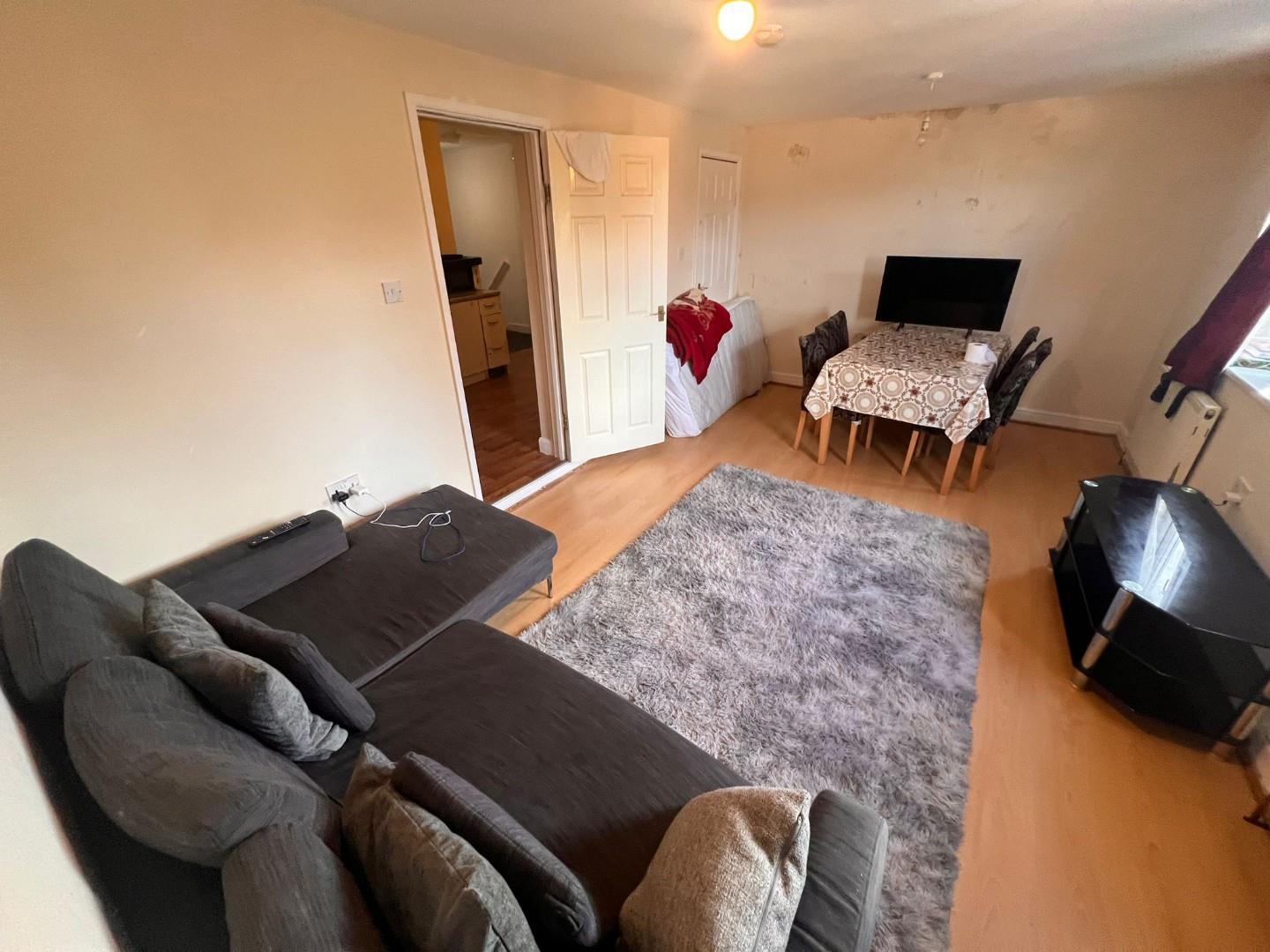 3 bed flat to rent in Coventry Road, Coventry  - Property Image 3